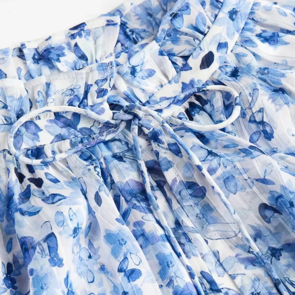 H&M Frill Crepe Floral Long Sleeve Blouse - Picture 2 of 8